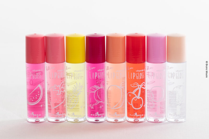 Roll on fruity lip gloss